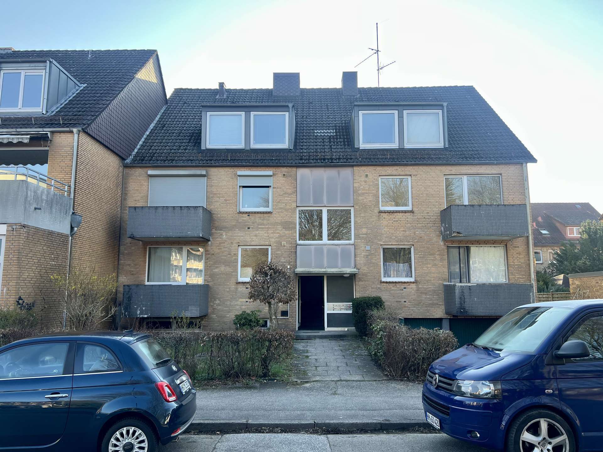 Dachgeschoss mit Ausbaureserve – ideale Gelegenheit für Handwerker & Investoren, Hamburg – Bild 1