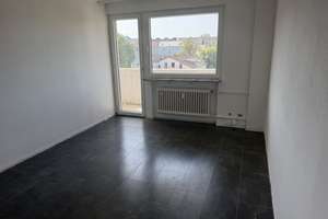 2-Zimmer-Wohnung mit Balkon und Tiefgaragenstellplatz in Offenbach