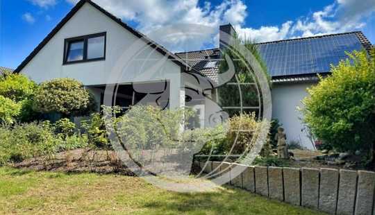 Bild von familienfreundliches Zweifamilienhaus mit Stil, Komfort und Ruhelage - in Garßen