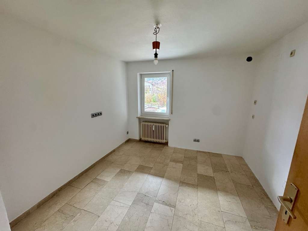 Immobilie in Bischofswiesen - Charmantes Ein- oder Zweifamilienhaus in Bischofswiesen – Ihr neues Zuhause mit Bergblick - Bild 1