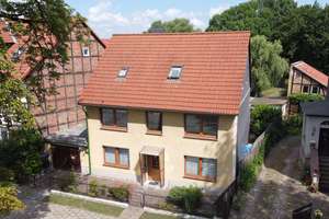 RESERVIERT: Einziehen und wohlfühlen! 1-2 Familienhaus in Osterwieck – Die vollständige Adresse der Immobilie erhältst du vom Anbieter., 38835 Osterwieck – Vorschaubild 1