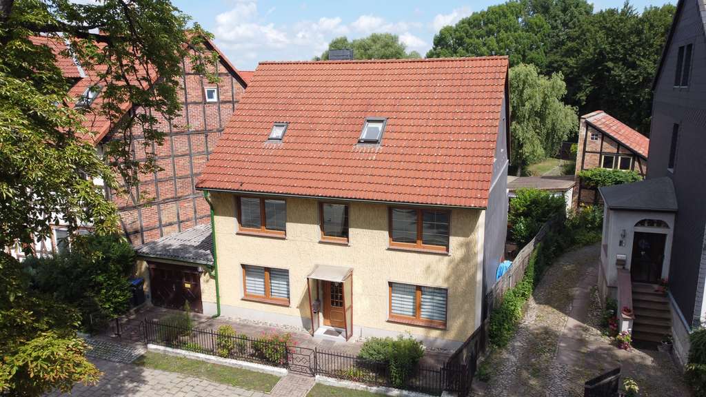 Immobilie in Osterwieck - Einziehen und wohlfühlen! 1-2 Familienhaus in Osterwieck - Bild 0