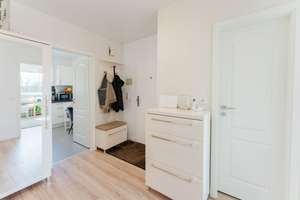 Einziehen und Wohlfühlen: Sanierte Wohnung mit Südbalkon! – Die vollständige Adresse der Immobilie erhältst du vom Anbieter., 38120 Weststadt, Braunschweig – Vorschaubild 2