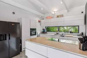Luxuriöser Design-Bungalow (BJ 2021) mit Pool, Sauna, Klimaanlage & exklusiven Highlights – Die vollständige Adresse der Immobilie erhältst du vom Anbieter., 89233 Neu-Ulm – Vorschaubild 8