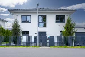 WONHNTRAUM OHNE WARTEZEIT+EXKLUSIVES EINFAMILIENHAUS+5 ZIMMER+2 BÄDER+POOL+D-GARAGE+ENERGIE A (+) – Die vollständige Adresse der Immobilie erhältst du vom Anbieter., 14624 Dallgow-Döberitz – Vorschaubild 2