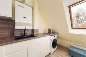 Bahnhofsnah! Einbauküche, modernes Bad, Keller: 2019 sanierte Dachgeschoss-Wohnung in Schöneweide – Die vollständige Adresse der Immobilie erhältst du vom Anbieter., 12439 Niederschöneweide, Berlin – Vorschaubild 5