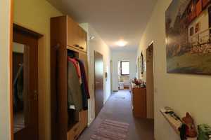 Geräumiges Zweifamilienhaus mit gemütlichem Garten und Garage – Ansbach (Kreis) – Vorschaubild 4