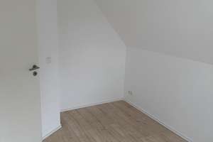 Großzügige 5-Zimmer-Wohnung mit Dachgeschosszimmer, 2 Bäder und großem Keller in Wöllstadt

 – Paul-Hallmann-Straße  6, 61206 Wöllstadt – Vorschaubild 11