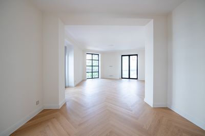 Eleganz auf höchstem Niveau – stilvolles Apartment mit Stuck, Schiebetüren & Premium-Ausstattung