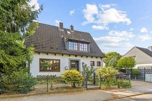 Familie Willkommen - Gepflegtes und großzügiges Einfamilienhaus in ruhiger Lage von HH - Schnelsen