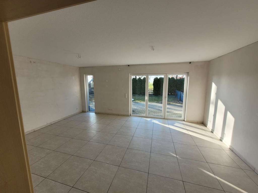 Immobilie in Rühen - Attraktive Doppelhaushälfte mit Garten und Garage - Bild 4