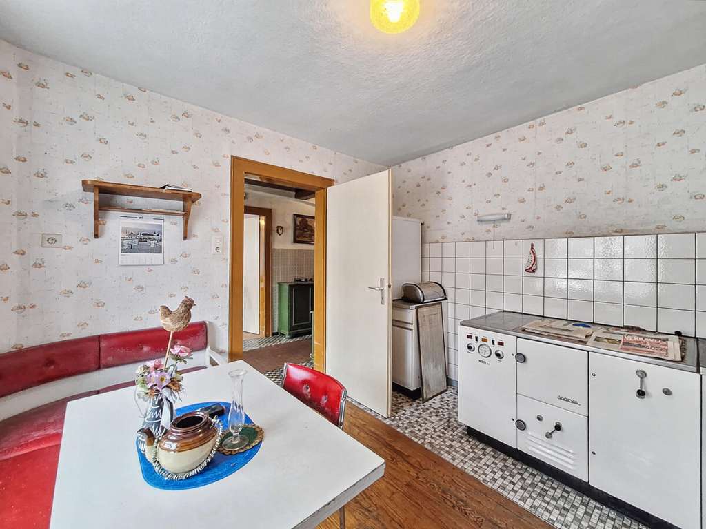 Immobilie in Pommelsbrunn - Ruhig und grün gelegen: Sanierungsbedürftiges Einfamilienhaus mit Scheune und großem Garten - Bild 4