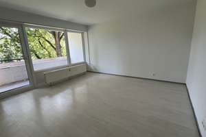 4 Zimmerwohnung mit Blick ins Grüne, Balkon und Gäste WC – Karlsruher Straße 11, 30519 Mittelfeld, Hannover – Vorschaubild 2