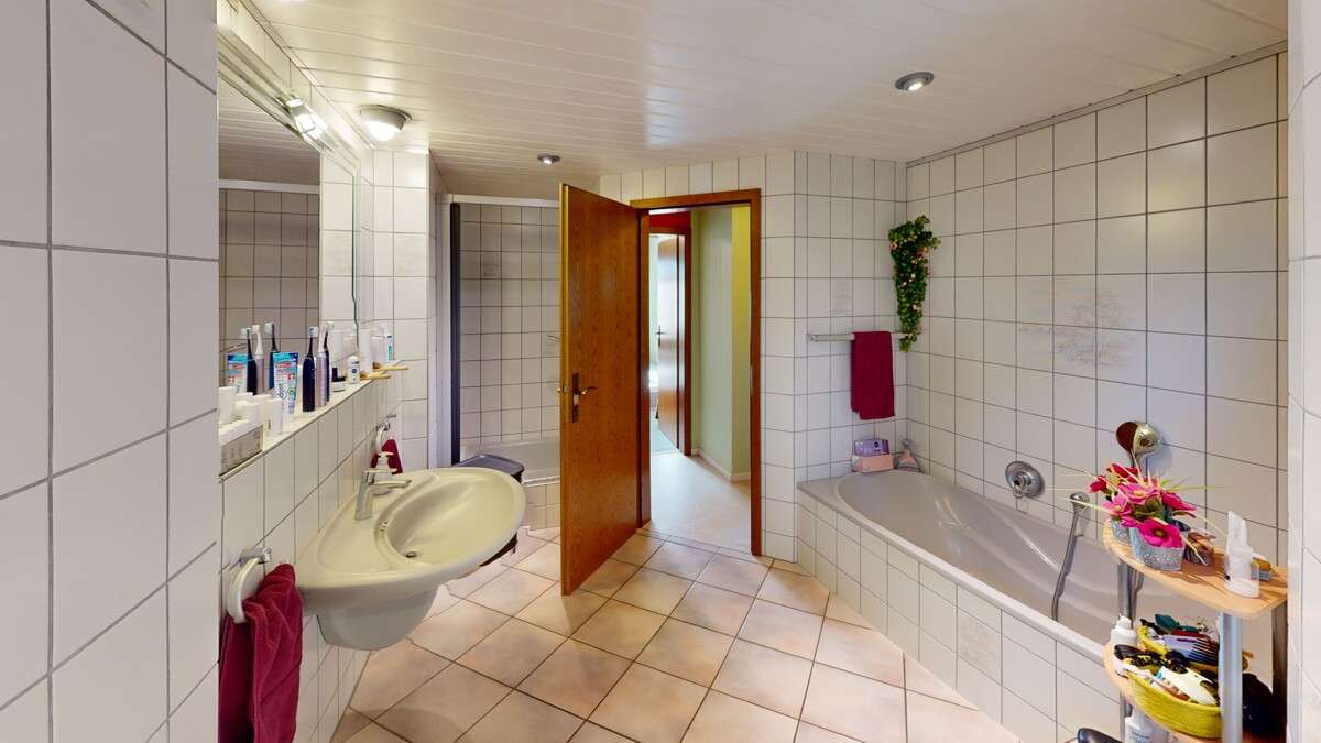 Immobilie in Balve - VR IMMO: Aus Gaststätte wird Wohnhaus – Solides Zweifamilienhaus nach kompletter Sanierung. - Bild 12