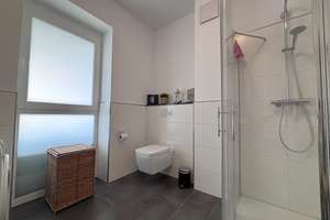 Bremerhaven - Mitte // 2 Zimmer-Mietwohnung in gehobenem Standard mit Balkon und Wasserblick – Die vollständige Adresse der Immobilie erhältst du vom Anbieter., 27568 Mitte, Bremerhaven – Vorschaubild 5