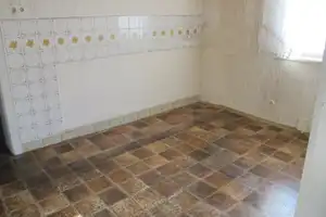 *Mitten im Zentrum*
Solides freistehendes Wohn- und Geschäftshaus mit Anbau, Garten und Garage – Altötting (Kreis) – Vorschaubild 14