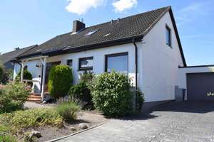 Kiel-Hasseldieksdamm: EFH mit viel Platz und schönem Garten für Ihre Familie in netter Nachbarschaft – Die vollständige Adresse der Immobilie erhältst du vom Anbieter., 24109 Hasseldieksdamm, Kiel – Vorschaubild 2