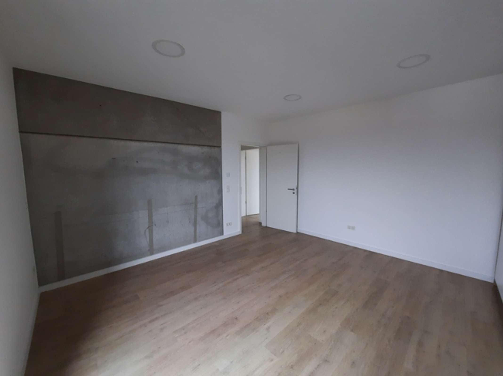 Luxuriöse 3-Zimmer-Penthouse-Wohnung mit offenen Bereichen und herrlicher Dachterrasse in Worbis