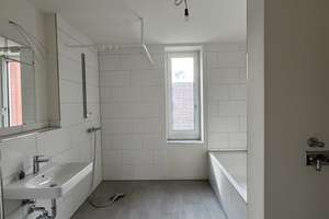 Kronsrode - Erstbezug einer 3-Zimmerwohnung mit Balkon / 1.Monat mietfrei! – Kattenbrookstrift 157, 30539 Bemerode, Hannover – Vorschaubild 4