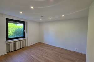 Helle 3,5 Zimmerwohnung mit Balkon nahe dem Klinikum! – Die vollständige Adresse der Immobilie erhältst du vom Anbieter., 42653 Gräfrath, Solingen – Vorschaubild 11