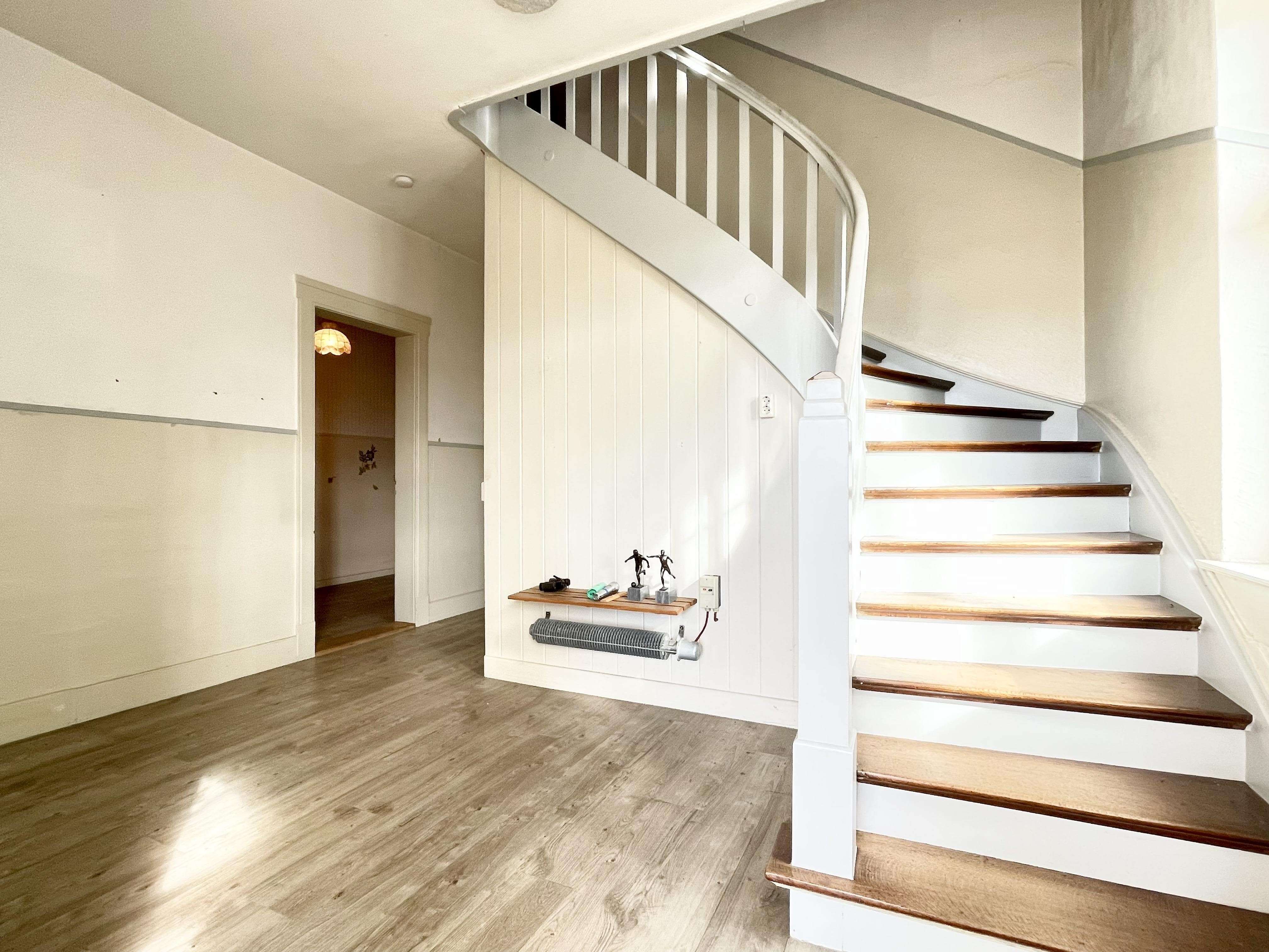 für den Handwerker: 4-Zimmer Wohnung im Stil einer DHH mit Garten und Schopf in Kleinkems, Lörrach Kreis – Bild 3