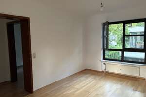 Ruhige, helle 3-Zimmer-Wohnung in Obersendling mit S/W-Balkon – Kleinstraße 23, 81379 Thalkirchen, München – Vorschaubild 8