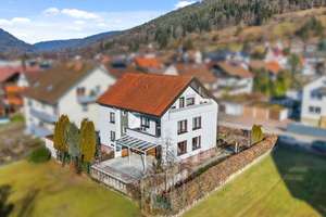 Wohnhaus mit 4 Einheiten | Eigennutzung, Familie & Vermietung kombinieren | Attraktive Lage – Die vollständige Adresse der Immobilie erhältst du vom Anbieter., 75323 Bad Wildbad – Vorschaubild 2
