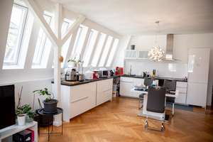 ++ EXKLUSIVE ALTBAU-MAISONETTE MIT DACHTERRASSE UND AUSBLICK ++ TOP LAGE – Alexandrastr 17, 65187 Südost, Wiesbaden – Vorschaubild 4