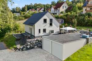 Hochwertiger KfW-55-Neubau! Energieeffizientes Einfamilienhaus in ruhiger Lage – Die vollständige Adresse der Immobilie erhältst du vom Anbieter., 95361 Ködnitz – Vorschaubild 2
