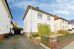 Stilvolles Stadthaus in zentraler Lage von Heuchelheim – Die vollständige Adresse der Immobilie erhältst du vom Anbieter., 35452 Heuchelheim – Vorschaubild 2