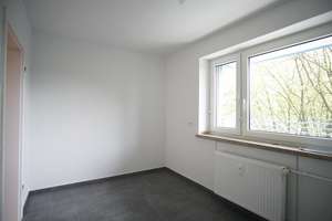 Tolle Etagenwohnung mit Sonnenbalkon, EINBAUKÜCHE – Aktienstraße 71, 45359 Schönebeck, Essen – Vorschaubild 5
