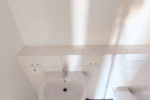 Hell und modern: Große 4-Zimmer-Wohnung mit EBK, 2 BÄDERN und BALKON im Neubauquartier FIELD 4 – 68167 Neckarstadt-Ost/Wohlgelegen, Mannheim – Vorschaubild 10