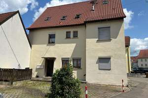 Ein Haus mit Charme und Potenzial in ruhiger Lage von Fellbach.
           Machen Sie etwas daraus! – Die vollständige Adresse der Immobilie erhältst du vom Anbieter., 70736 Fellbach – Vorschaubild 2