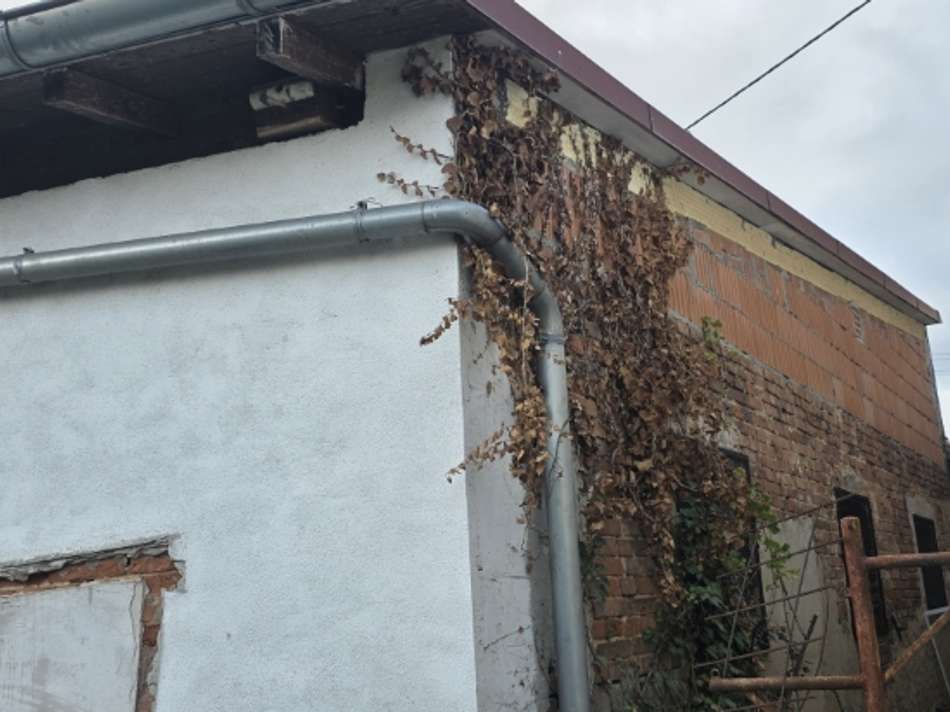 Nebengebäude seitlich