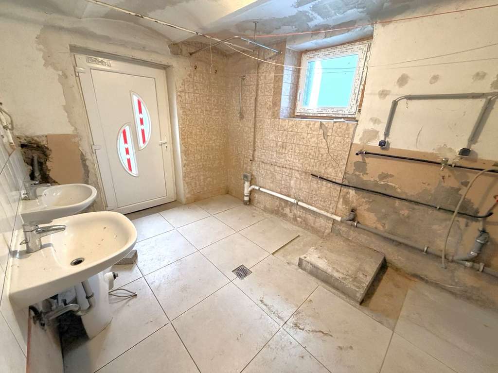 Immobilie in Salach - Teilsaniertes freistehendes Wohnhaus mit Potenzial - Bild 4