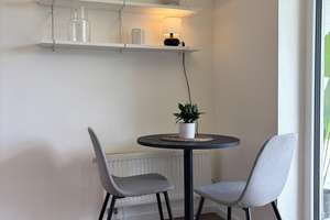 Helle, neu möblierte 1-Zi Wohnung S-Bahn fussläufig, 14min zum Ostbahnhof incl. Küche, Bad, Internet – Enzensbergerstr. 8, 85570 Markt Schwaben – Vorschaubild 7