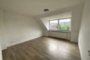 Helle und gemütliche 3 Zimmer-Dachgeschosswohnung in ruhiger Lage von Gelsenkirchen – Die vollständige Adresse der Immobilie erhältst du vom Anbieter., 45899 Beckhausen, Gelsenkirchen – Vorschaubild 2