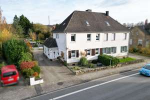Provisionsfrei! Attraktive Doppelhaushälfte mit großem Grundstück in beliebter Lage von Ibbenbüren – Die vollständige Adresse der Immobilie erhältst du vom Anbieter., 49477 Ibbenbüren – Vorschaubild 1