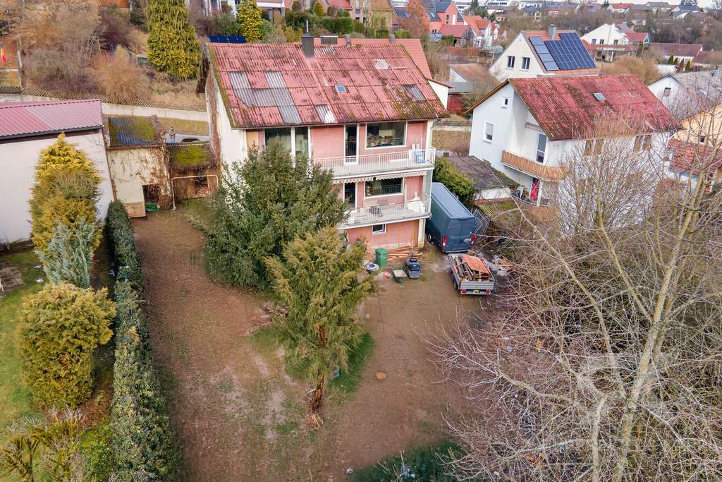 Immobilie in Nabburg - Umfassend saniertes EFH mit weitläufigem Grundstück und Weitblick! Sorgenfreies wohnen in Nabburg - Bild 2