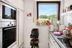 Hochwertige 2,5-Zimmer-Wohnung mit großer Dachterrasse in Köln-Junkersdorf – Am Schulberg 9, 50858 Junkersdorf, Köln – Vorschaubild 8