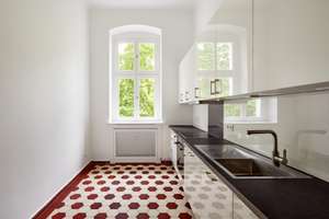Frisch sanierte 3-Zimmer-Altbauwohnung mit Südbalkon in Top-Lage nahe Ludwigkirchplatz – Die vollständige Adresse der Immobilie erhältst du vom Anbieter., 10719 Wilmersdorf, Berlin – Vorschaubild 8