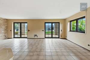 Großes Anwesen mit besonderer Architektur und Weitblick! Ideal für Großfamilien & Mehrgenerationen – Die vollständige Adresse der Immobilie erhältst du vom Anbieter., 61267 Neu-Anspach – Vorschaubild 11