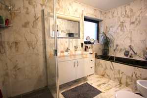 :::ZENTRALE LAGE:::BUNGALOW:::SCHÖNES GRUNDSTÜCK:::EINLIEGERWOHNUNG:::
GARAGE::: – Rhein-Sieg-Kreis – Vorschaubild 11