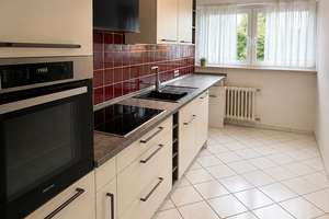 Schöner Wohnen am Rhein - Elegante 4-Zimmer-Wohnung mit TG Stellplatz+Aufzug – 50999 Weiß, Köln – Vorschaubild 5