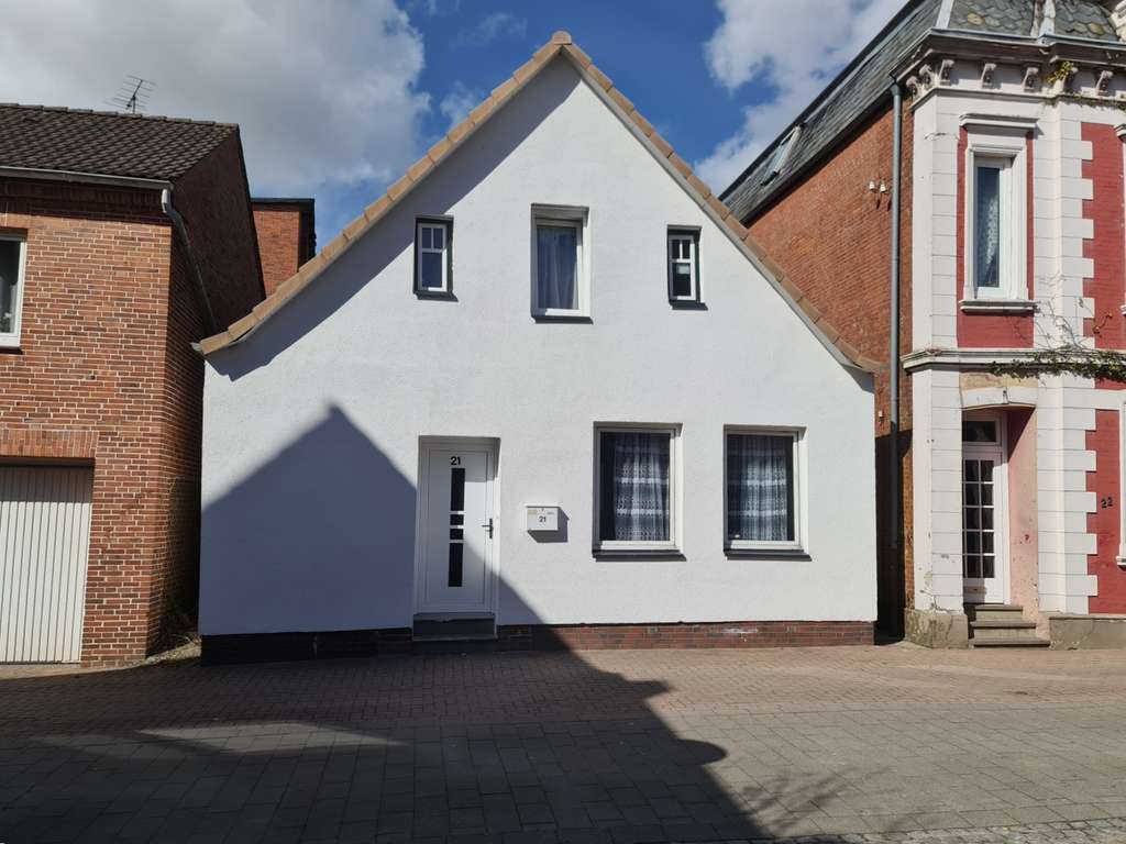 Immobilie in Nortorf - Einfamilienhaus in zentraler Lage von 25554 Wilster zu verkaufen - Bild 0