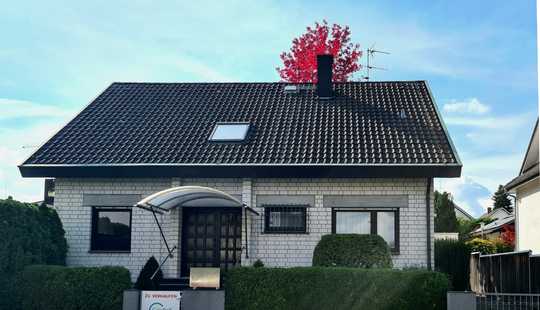 Bild von Provisionsfrei! Rödermark: Exklusives Wohnhaus mit Räume für Büro/Praxis