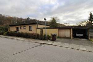 Einfamilienhaus mit Vollkeller und Sauna in Altenholz-Klausdorf - renovierungsbedürftig – Die vollständige Adresse der Immobilie erhältst du vom Anbieter., 24161 Altenholz – Vorschaubild 1