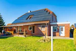 Großzügiges Einfamilienhaus, mit 6 Zimmern, Photovoltaik & Südost-Terrasse auf 939 m² Grundstück – Aurich (Kreis) – Vorschaubild 2