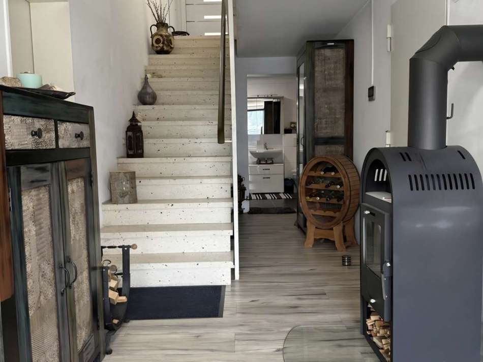 EG Flur mit Kaminofen