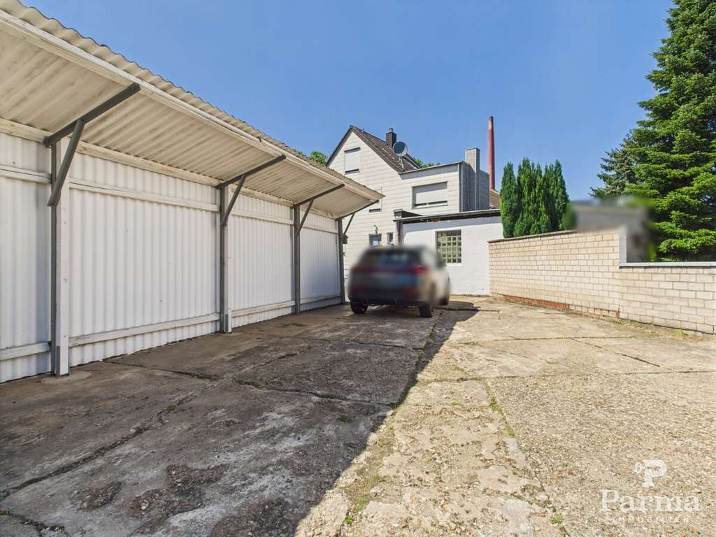 Immobilie in Kreuzau - Solides Einfamilienhaus mit Halle zur gewerblichen Nutzung und Erweiterungspotenzial in Kreuzau - Bild 2